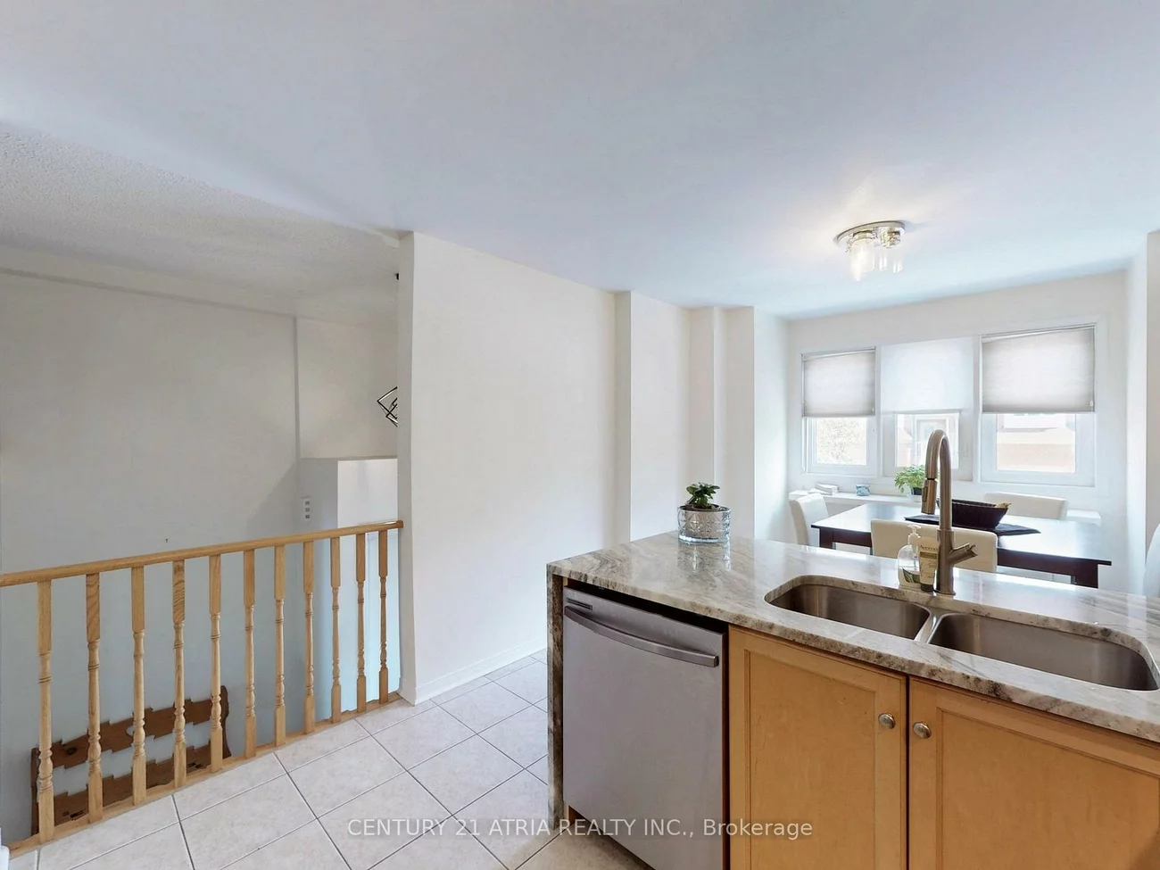 16, Stiles, Bayview Wellington, Aurora