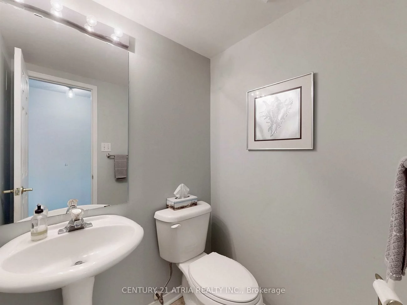 16, Stiles, Bayview Wellington, Aurora