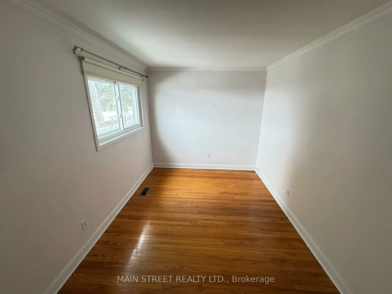 57, Dunning, Aurora Village, Aurora