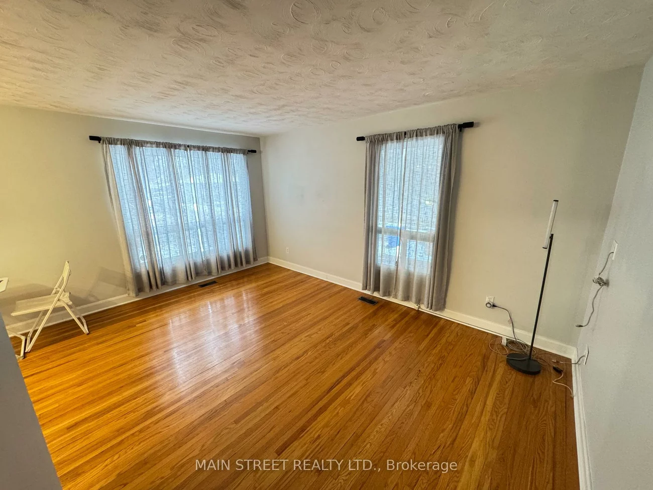 57, Dunning, Aurora Village, Aurora