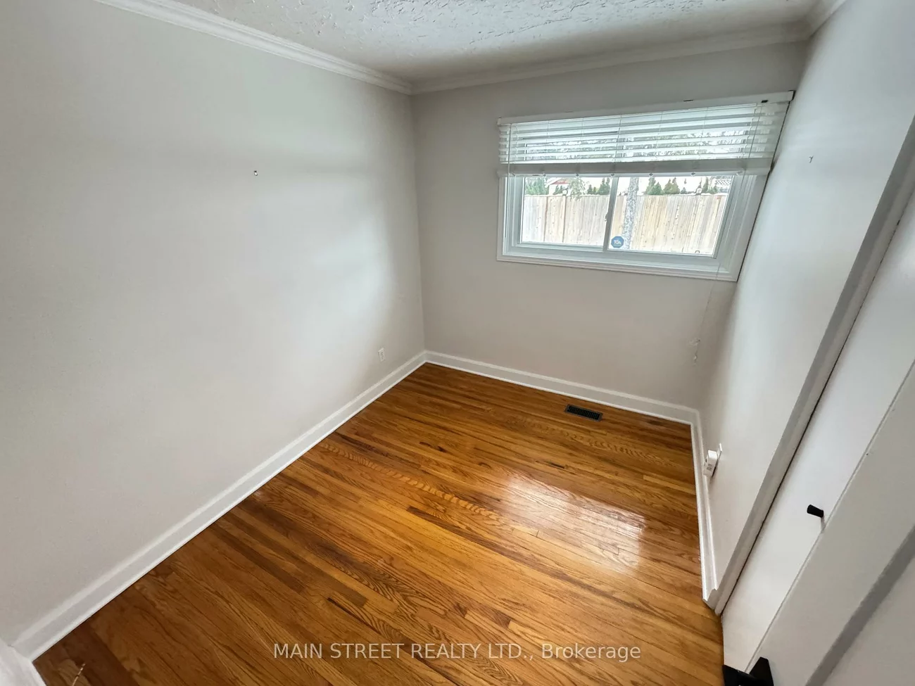 57, Dunning, Aurora Village, Aurora