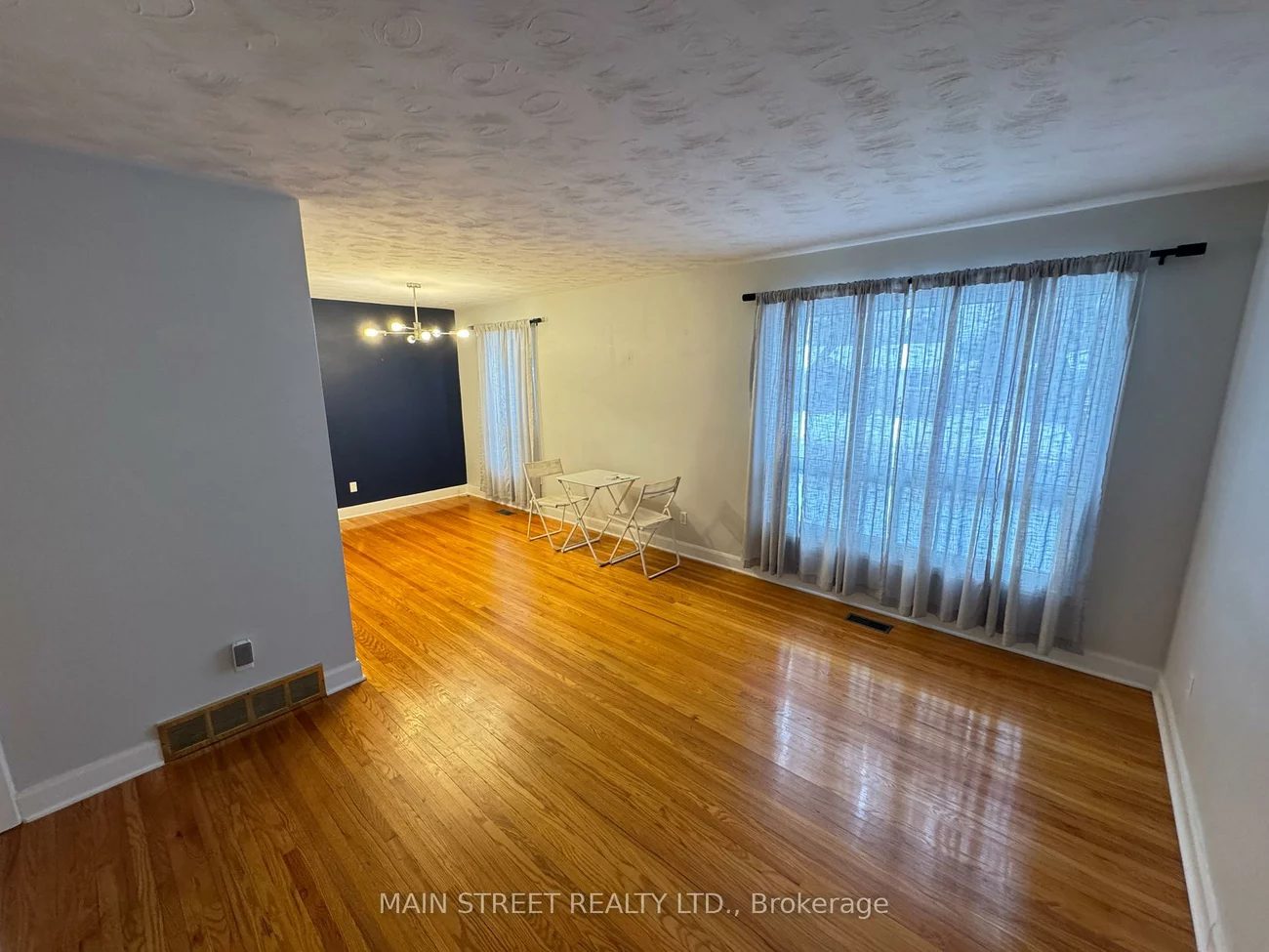 57, Dunning, Aurora Village, Aurora