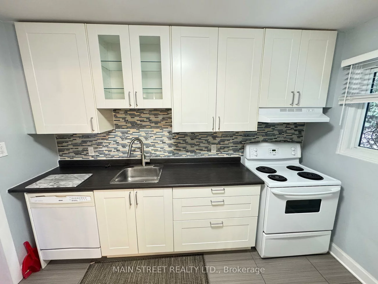 57, Dunning, Aurora Village, Aurora