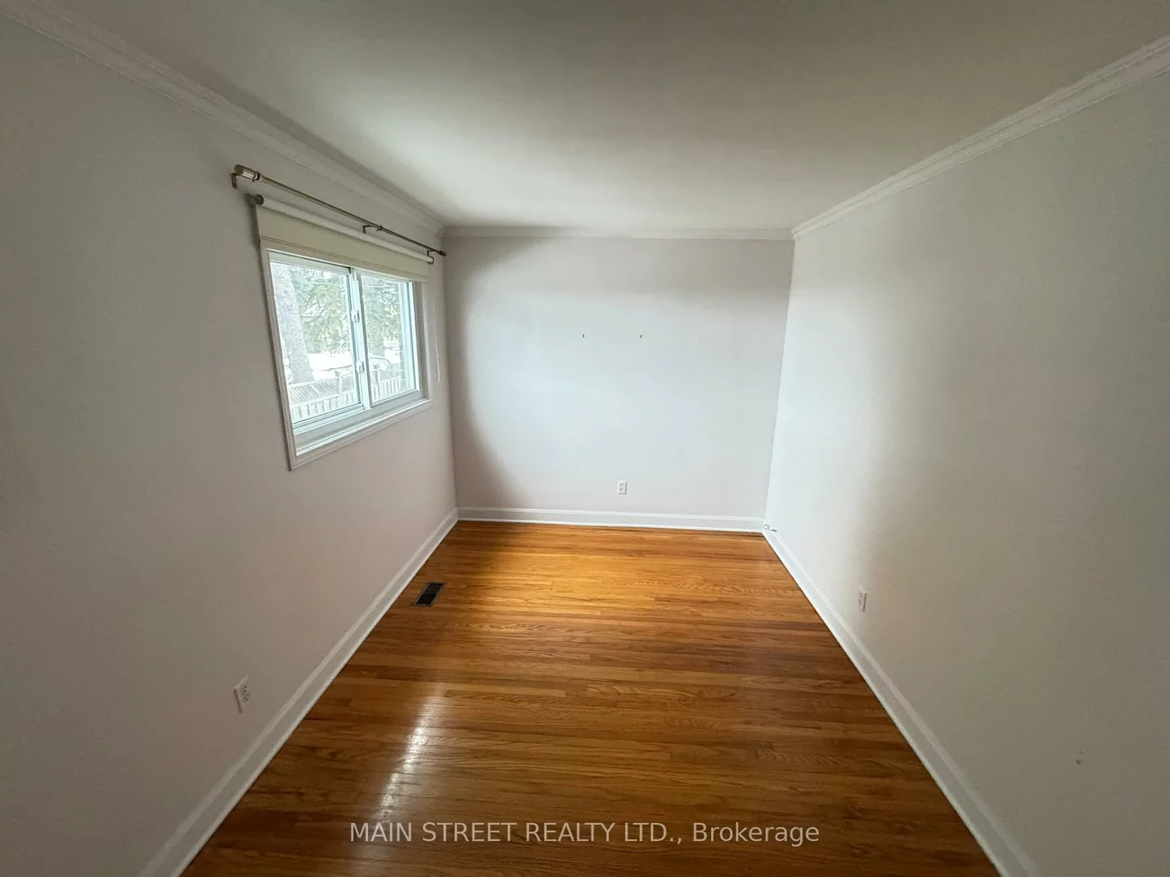 57, Dunning, Aurora Village, Aurora