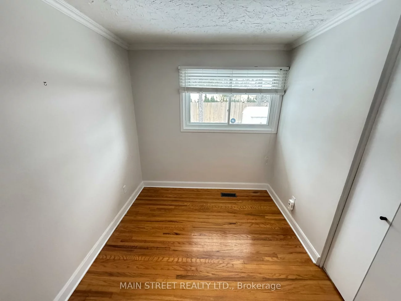 57, Dunning, Aurora Village, Aurora