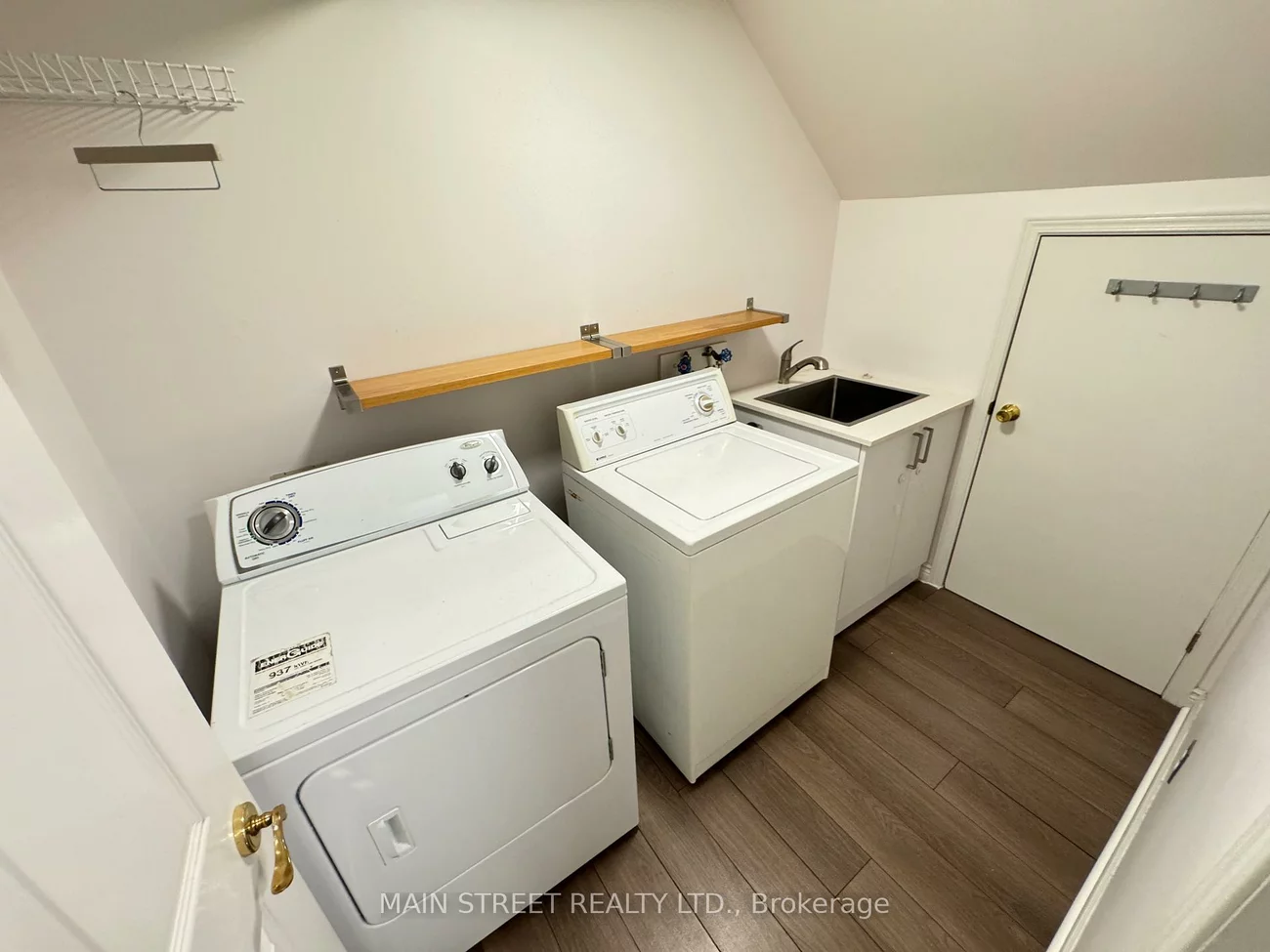 57, Dunning, Aurora Village, Aurora