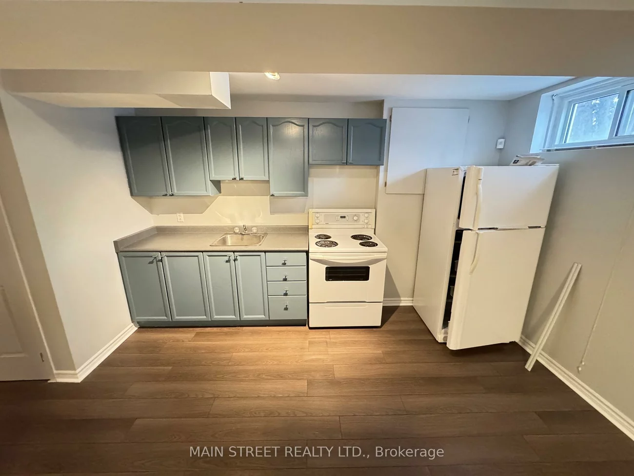 57, Dunning, Aurora Village, Aurora