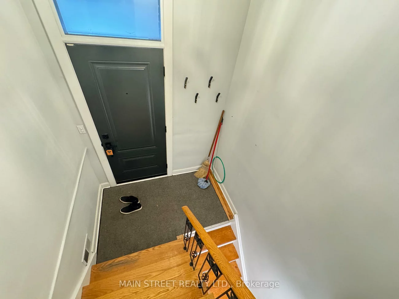 57, Dunning, Aurora Village, Aurora