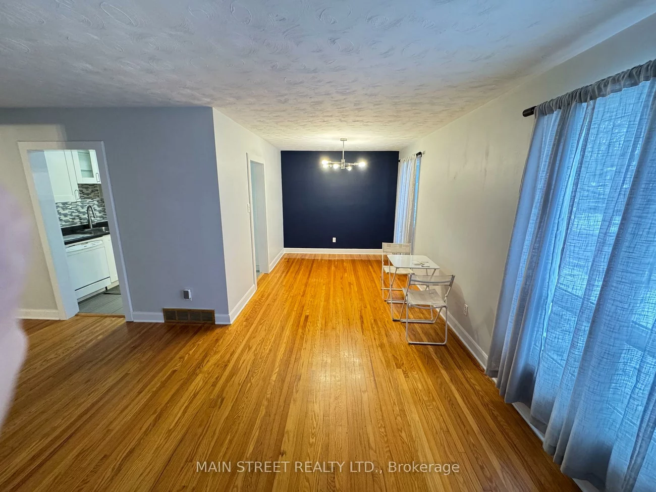 57, Dunning, Aurora Village, Aurora