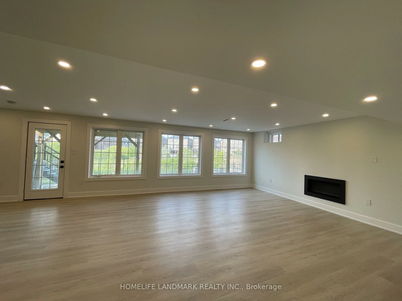 212, Scrivener, Rural Aurora, Aurora