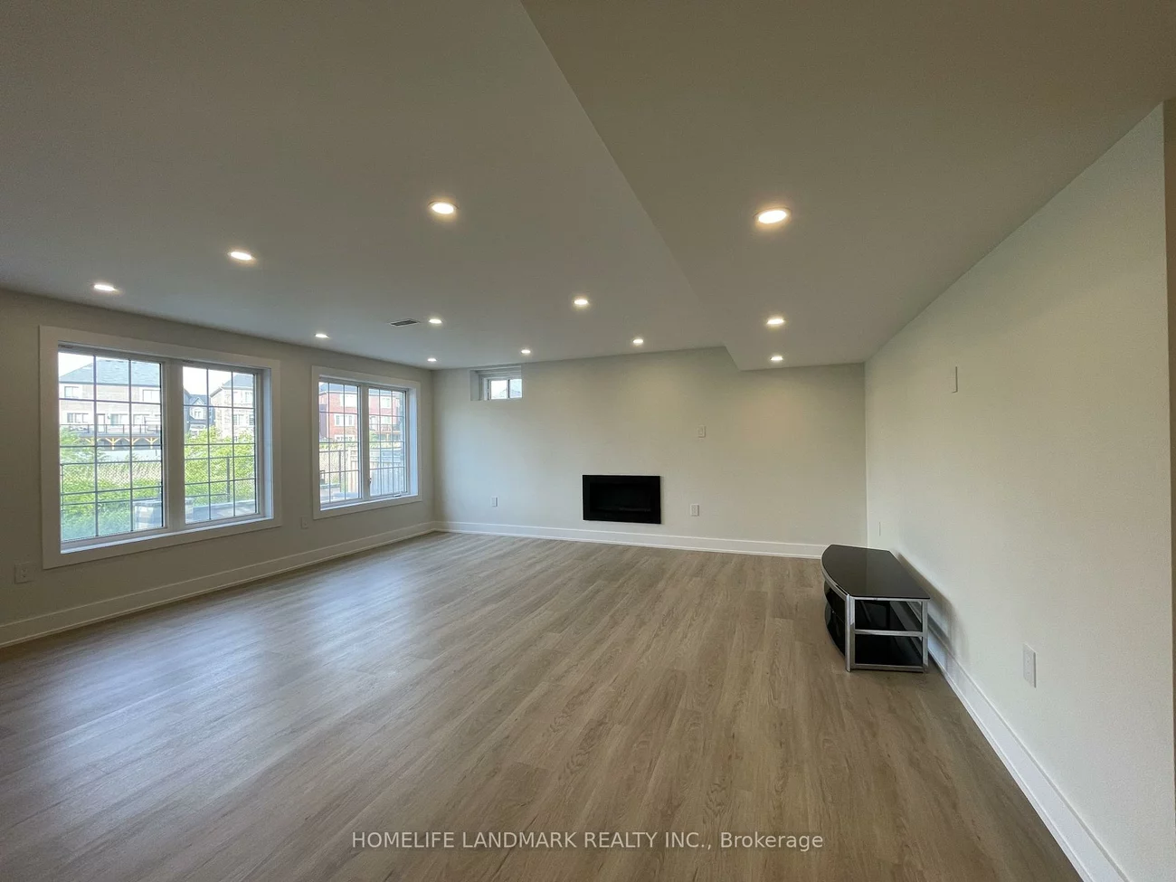 212, Scrivener, Rural Aurora, Aurora