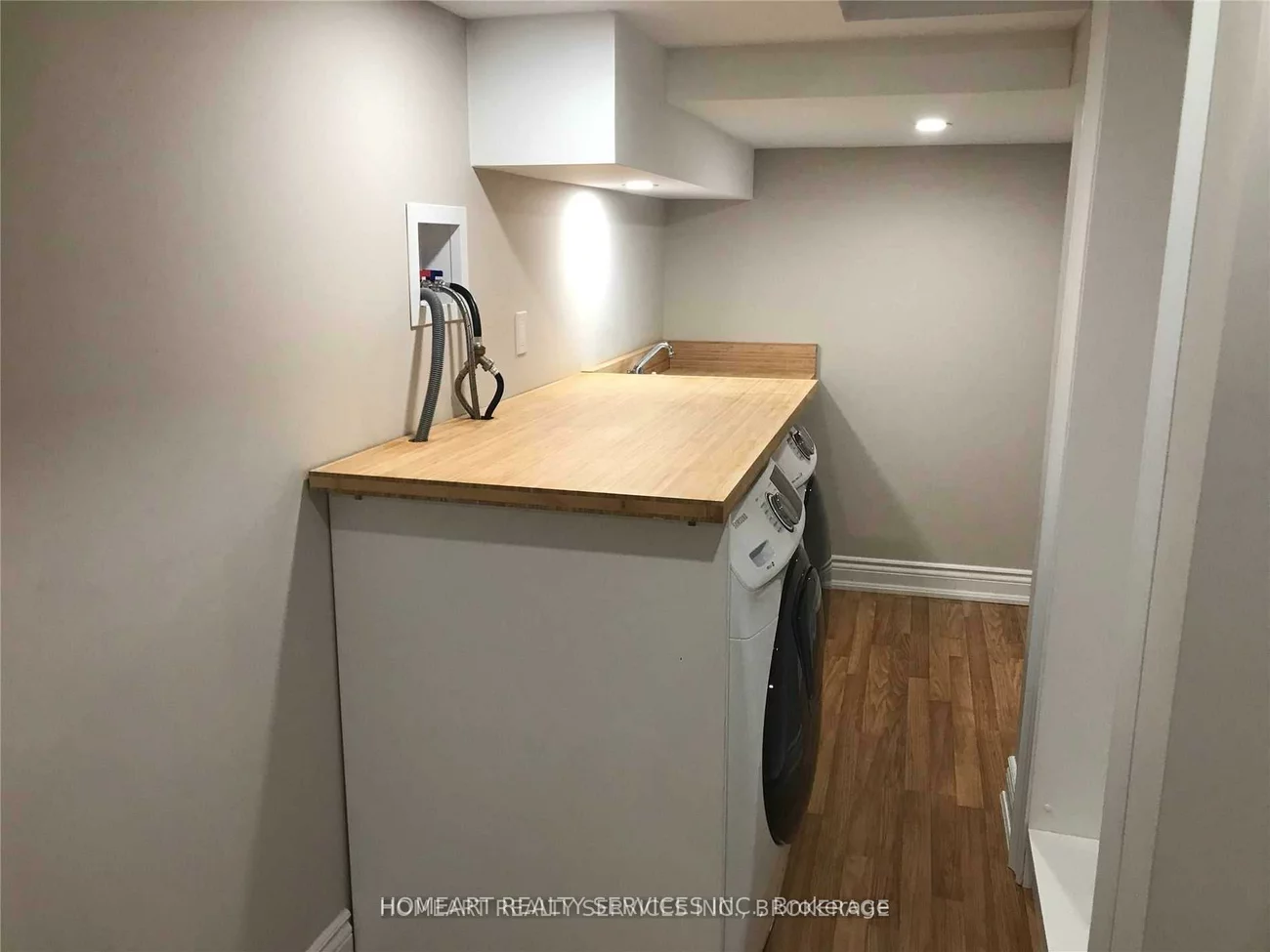 83, Snedden, Bayview Wellington, Aurora