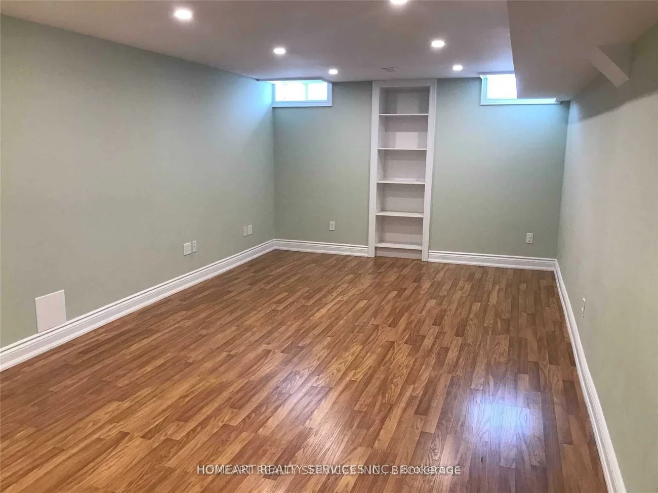 83, Snedden, Bayview Wellington, Aurora