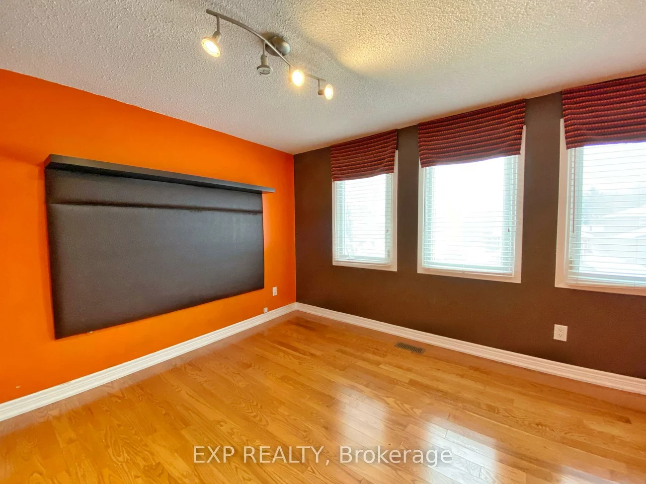 1, Teasdale, Aurora Highlands, Aurora