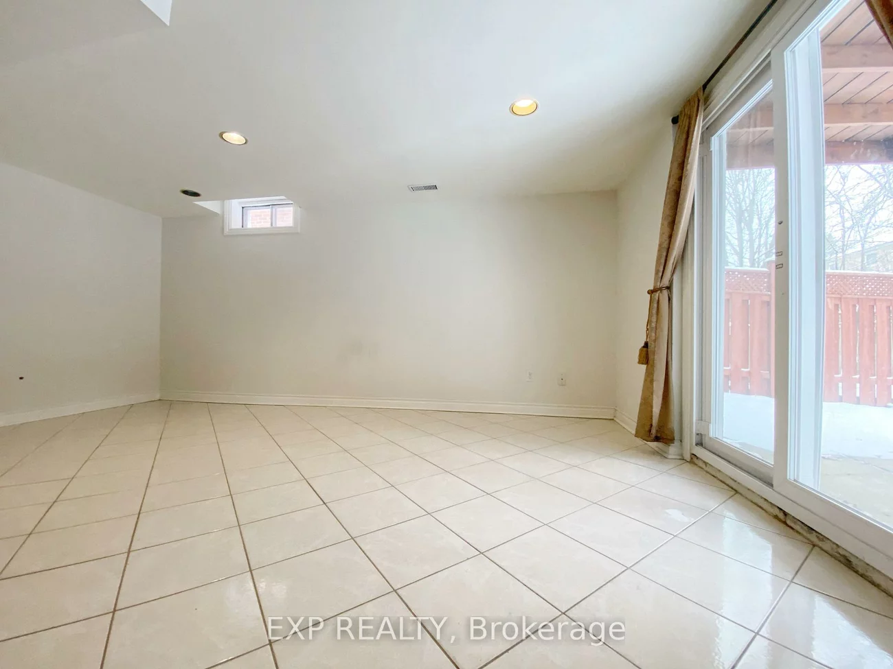 1, Teasdale, Aurora Highlands, Aurora