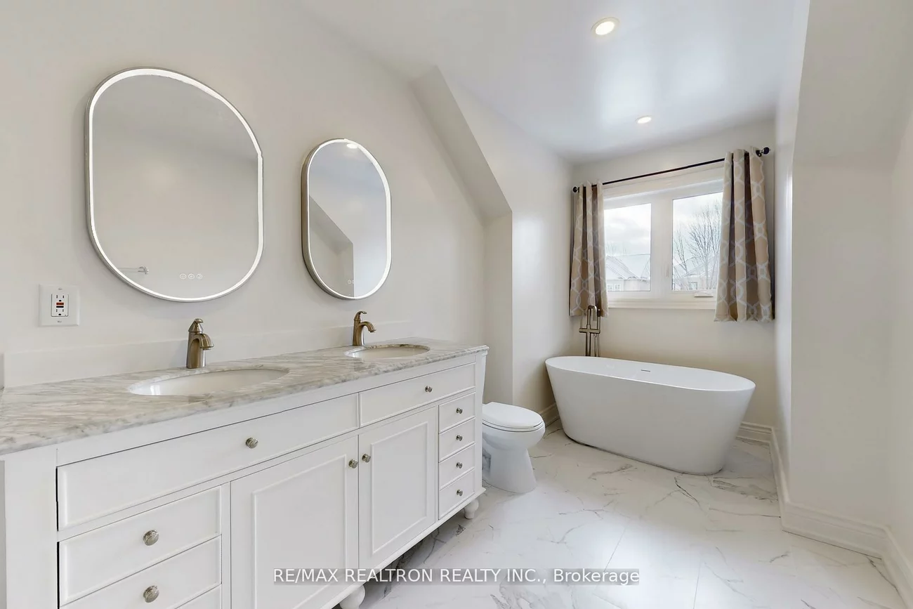 70, Earl Stewart, Bayview Wellington, Aurora