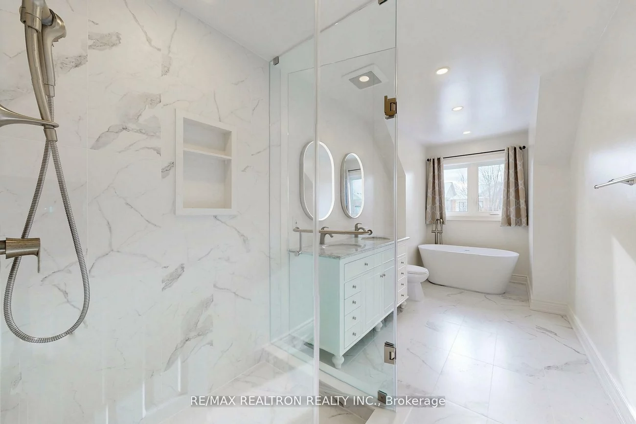 70, Earl Stewart, Bayview Wellington, Aurora