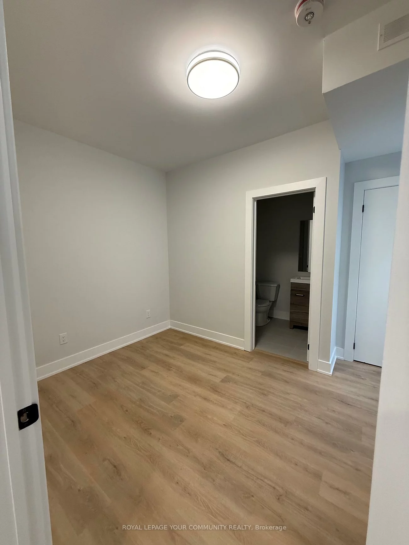 88, Spruce, Aurora Village, Aurora