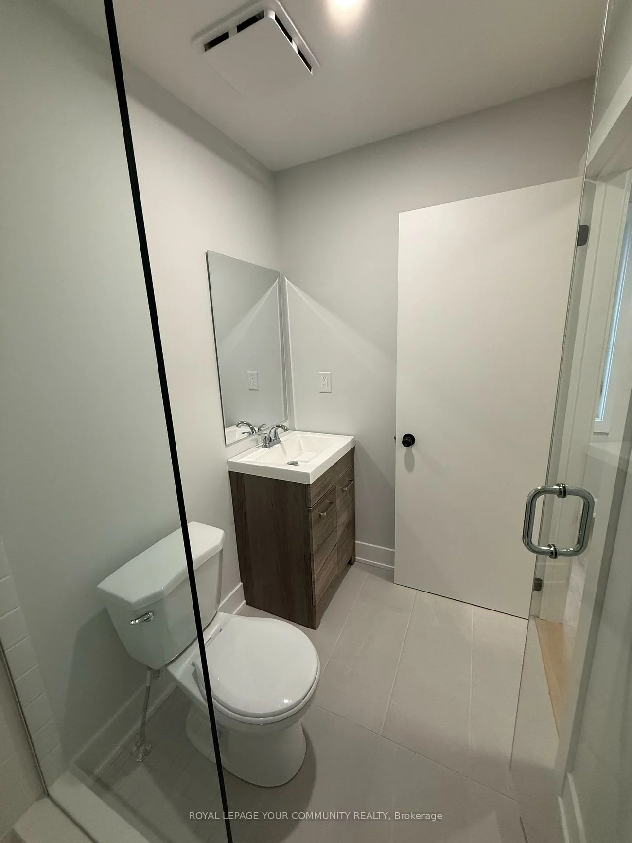 88, Spruce, Aurora Village, Aurora