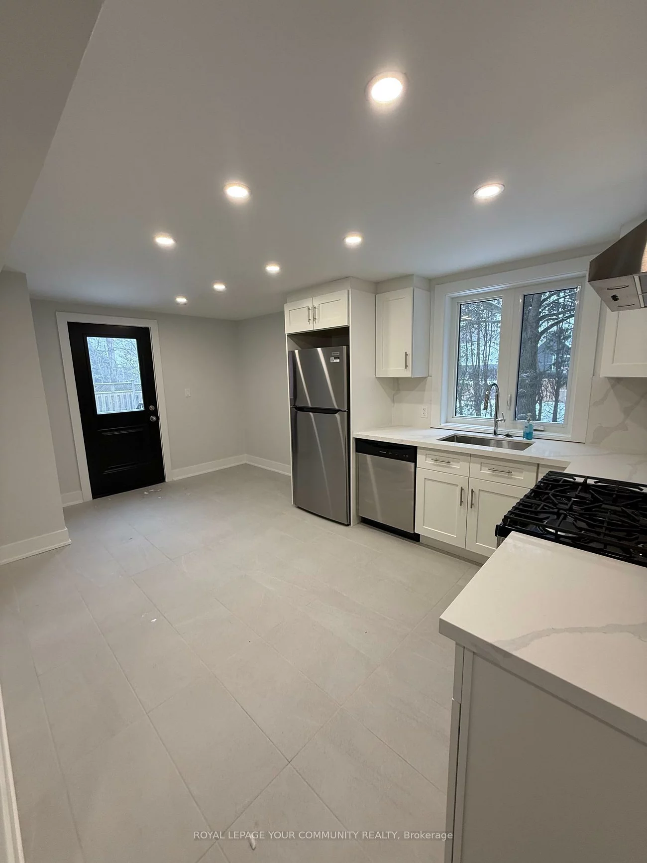 88, Spruce, Aurora Village, Aurora