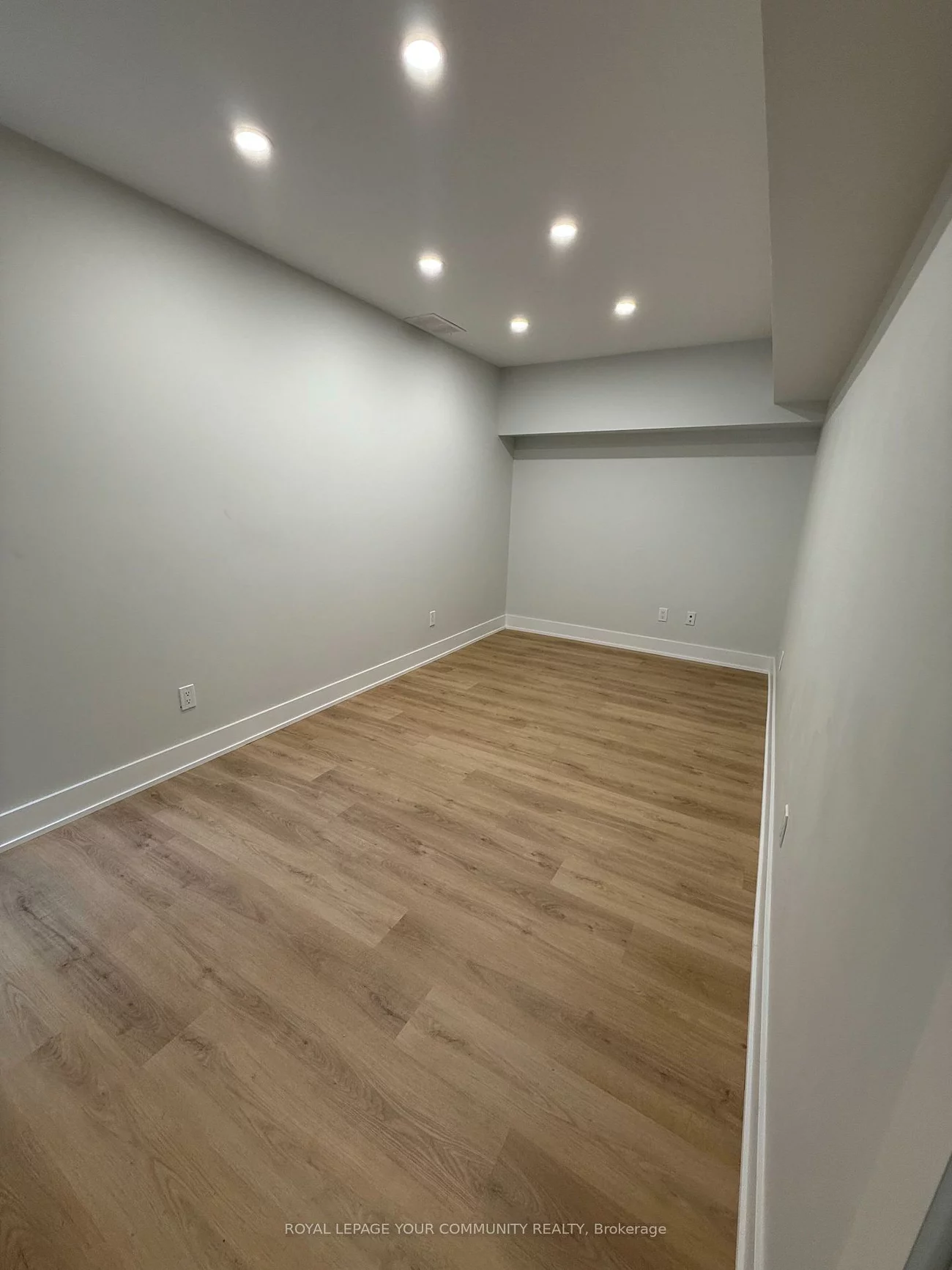 88, Spruce, Aurora Village, Aurora