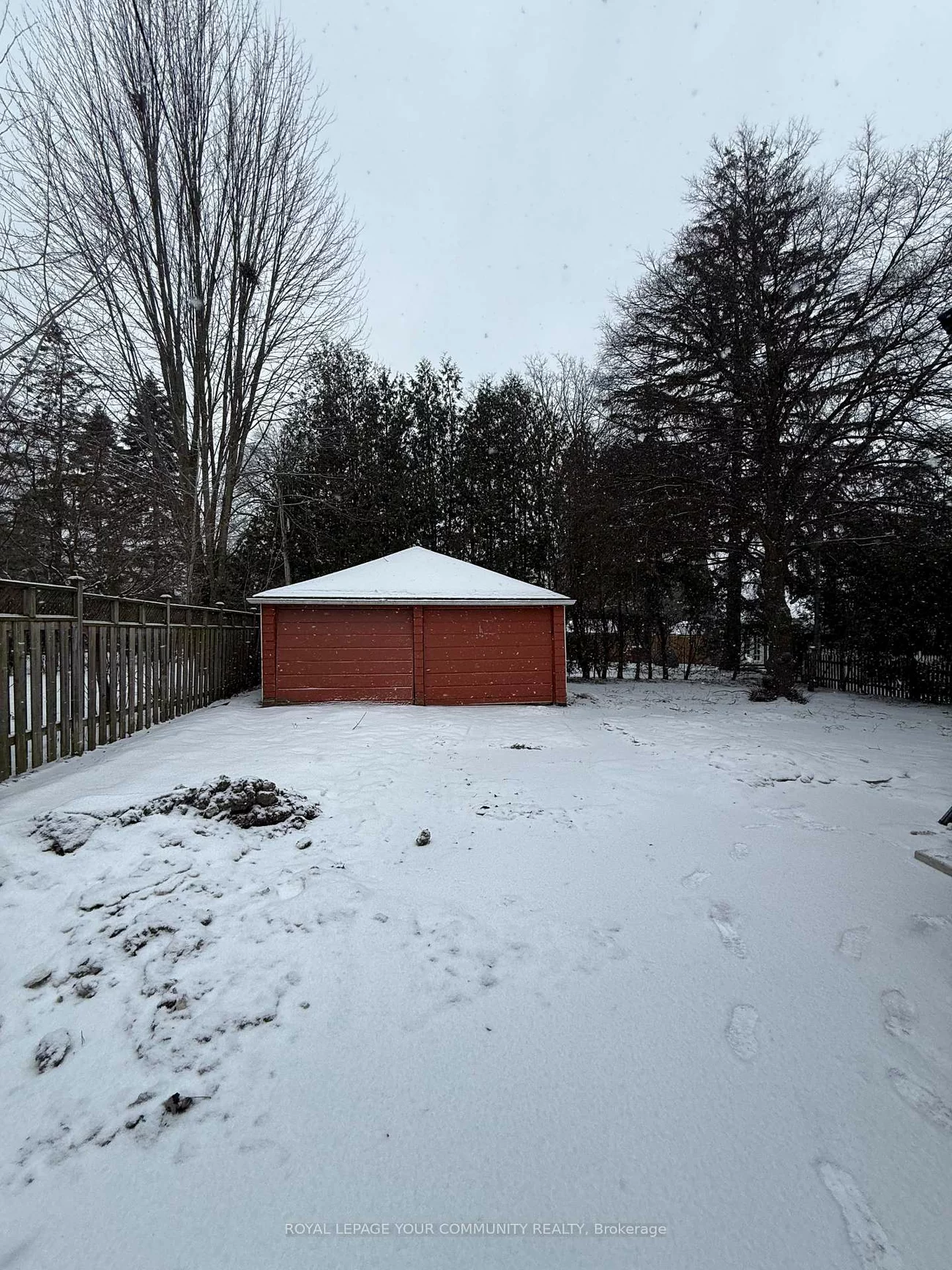 88, Spruce, Aurora Village, Aurora