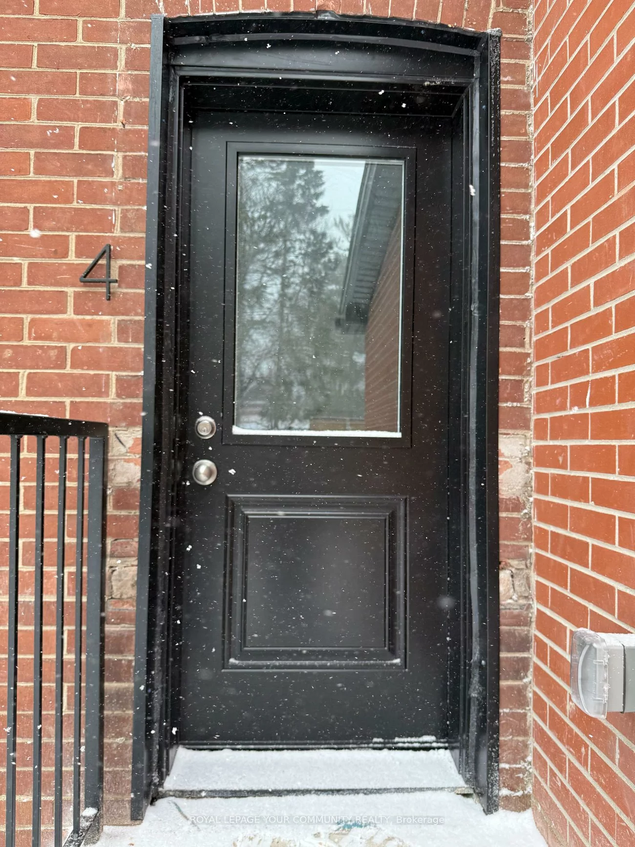 88, Spruce, Aurora Village, Aurora