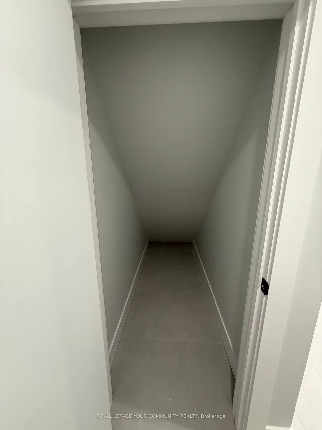 88, Spruce, Aurora Village, Aurora