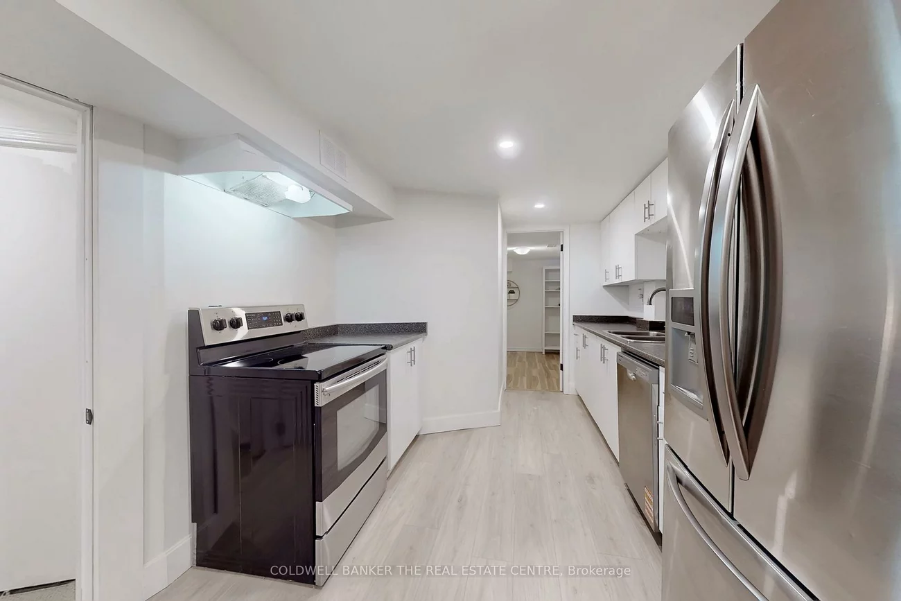 32, Hollingshead, Aurora Village, Aurora