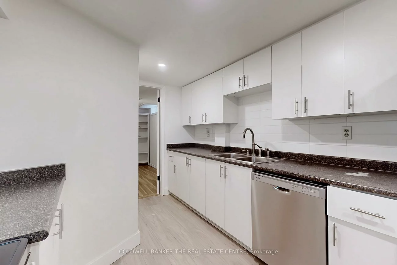 32, Hollingshead, Aurora Village, Aurora