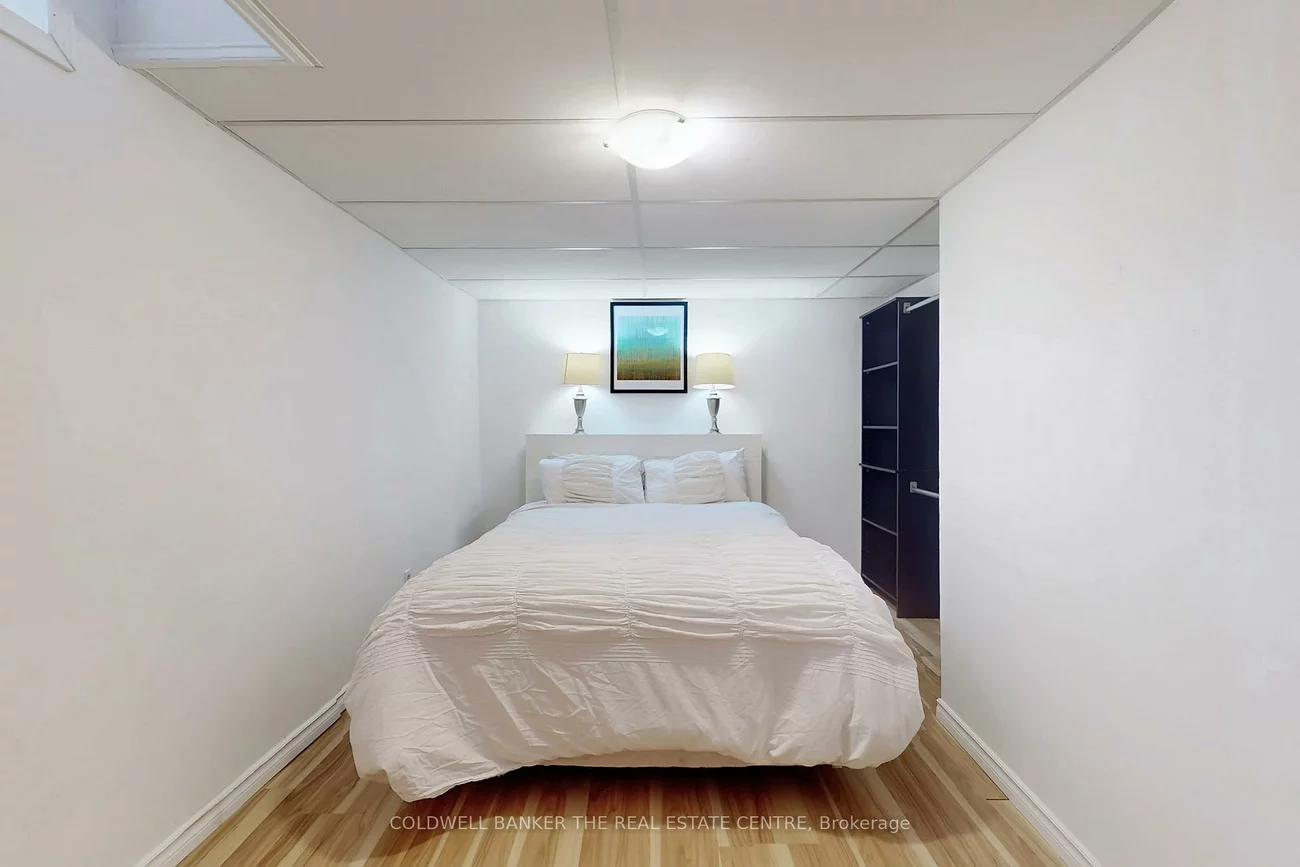 32, Hollingshead, Aurora Village, Aurora