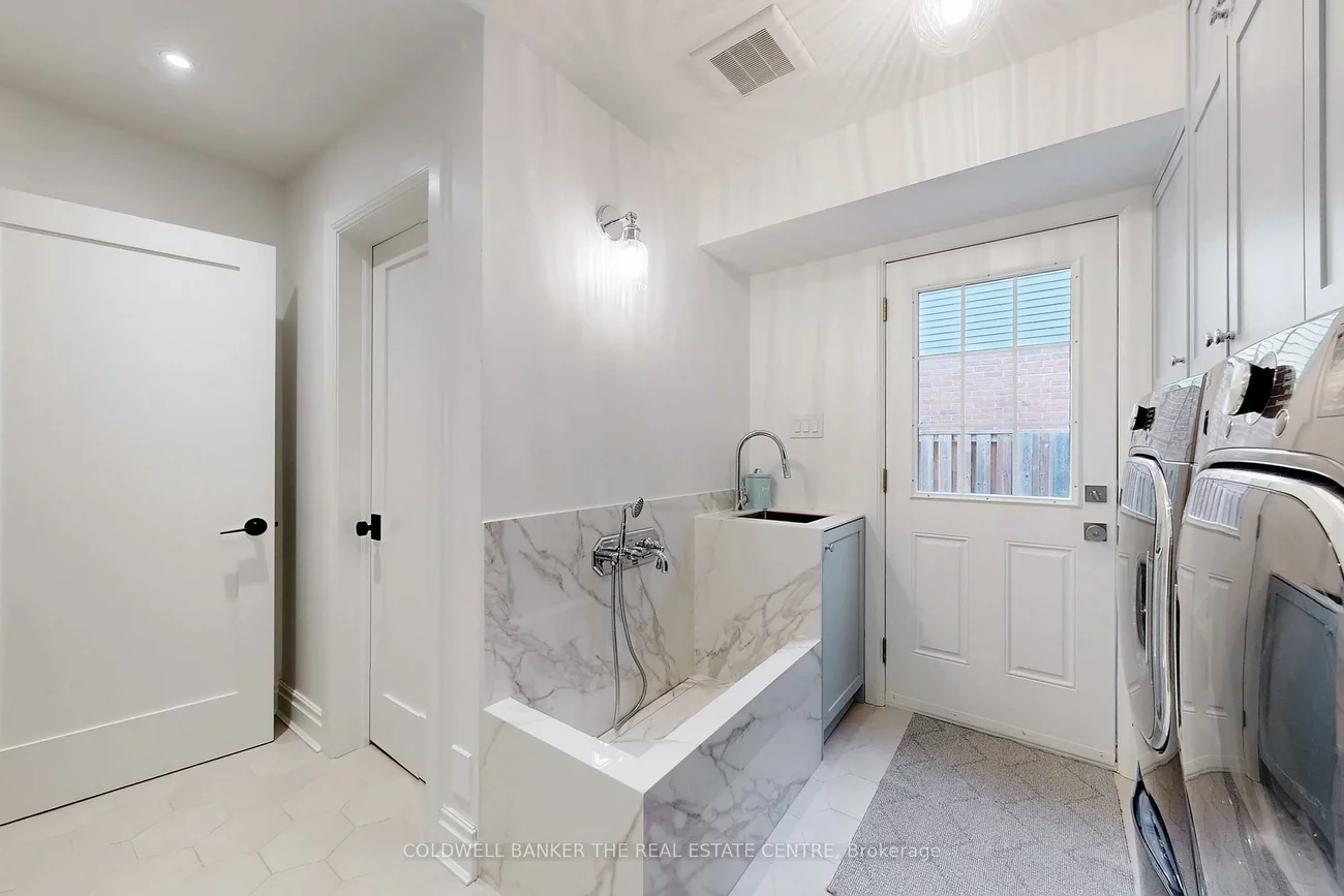 32, Hollingshead, Aurora Village, Aurora