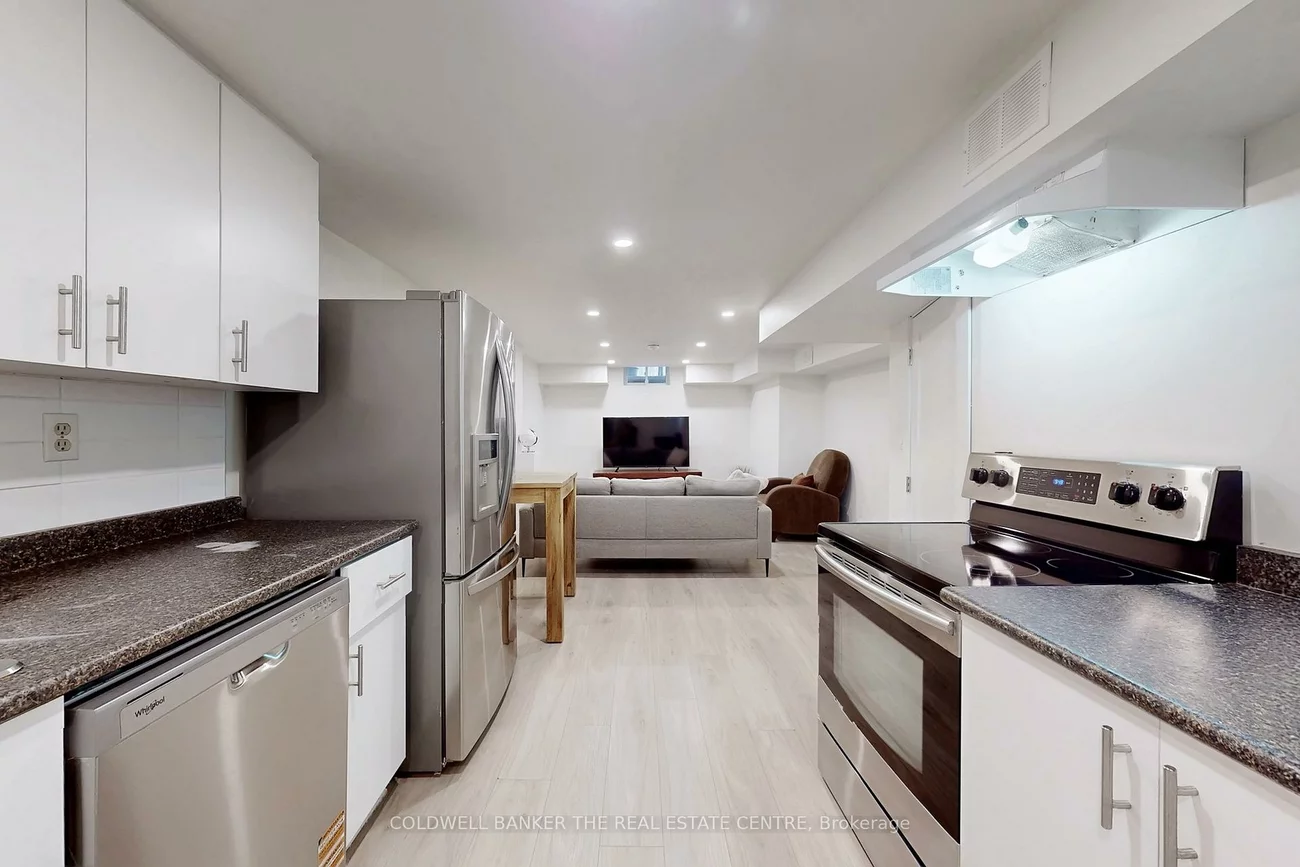 32, Hollingshead, Aurora Village, Aurora