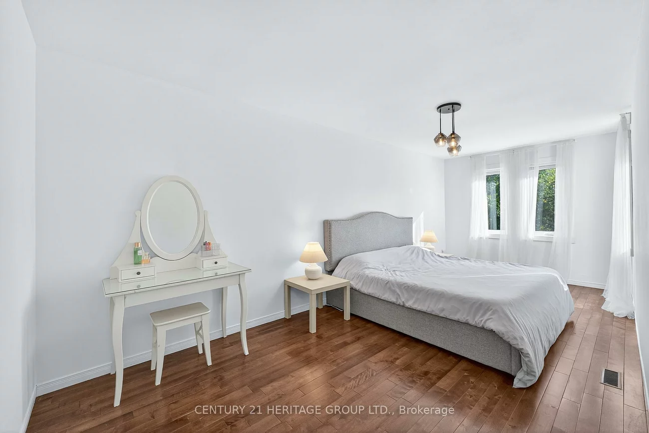 112, Sandfield, Aurora Highlands, Aurora