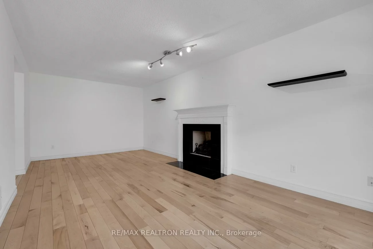 10, Chiswick, Aurora Highlands, Aurora