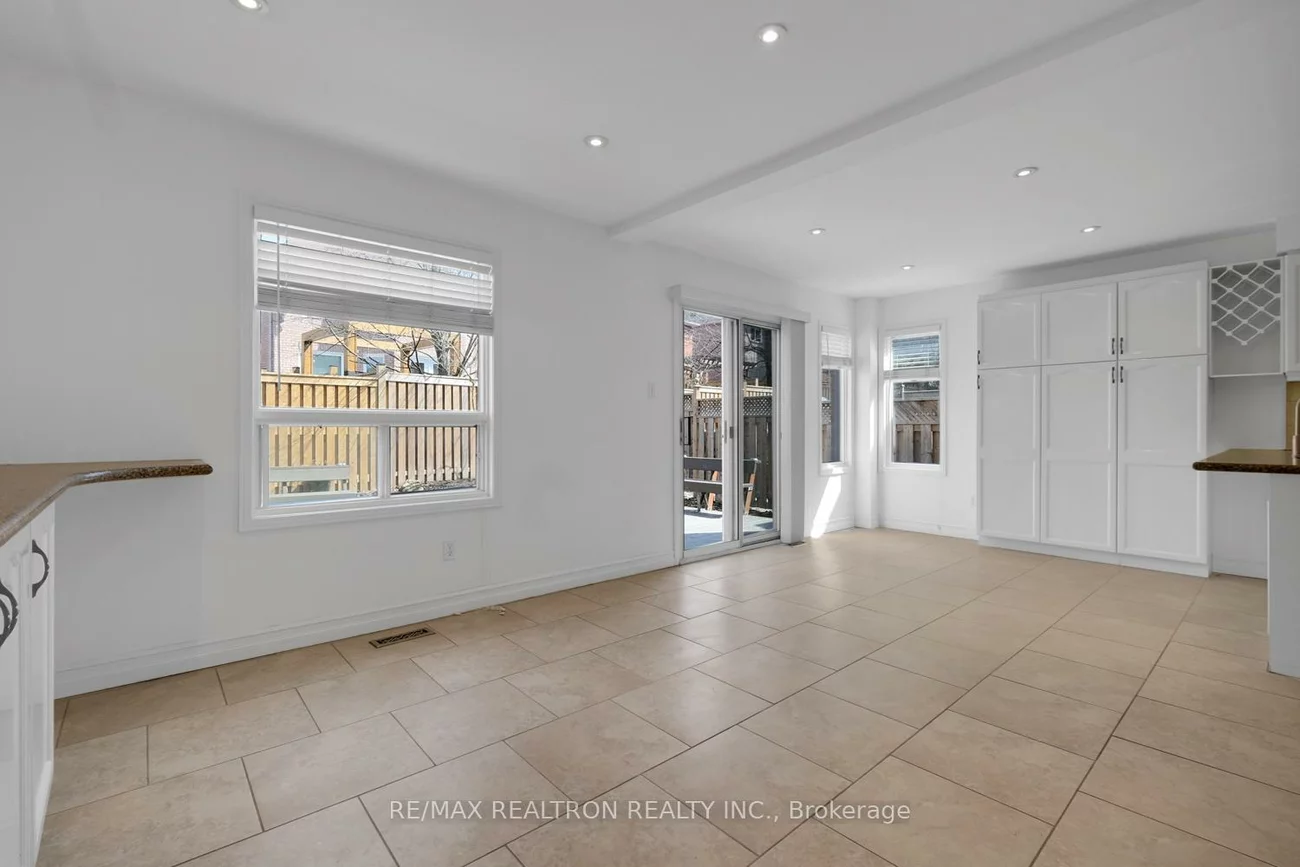 10, Chiswick, Aurora Highlands, Aurora