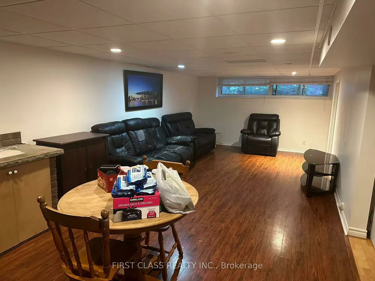 28, Collins, Aurora Heights, Aurora