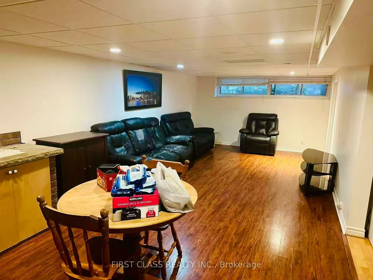 28, Collins, Aurora Heights, Aurora