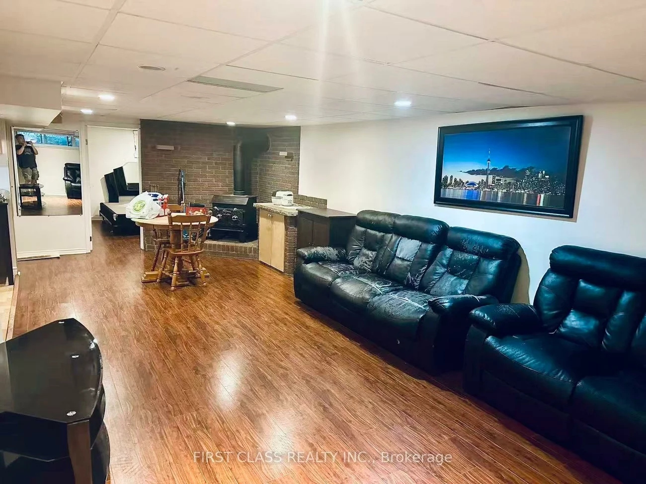 28, Collins, Aurora Heights, Aurora