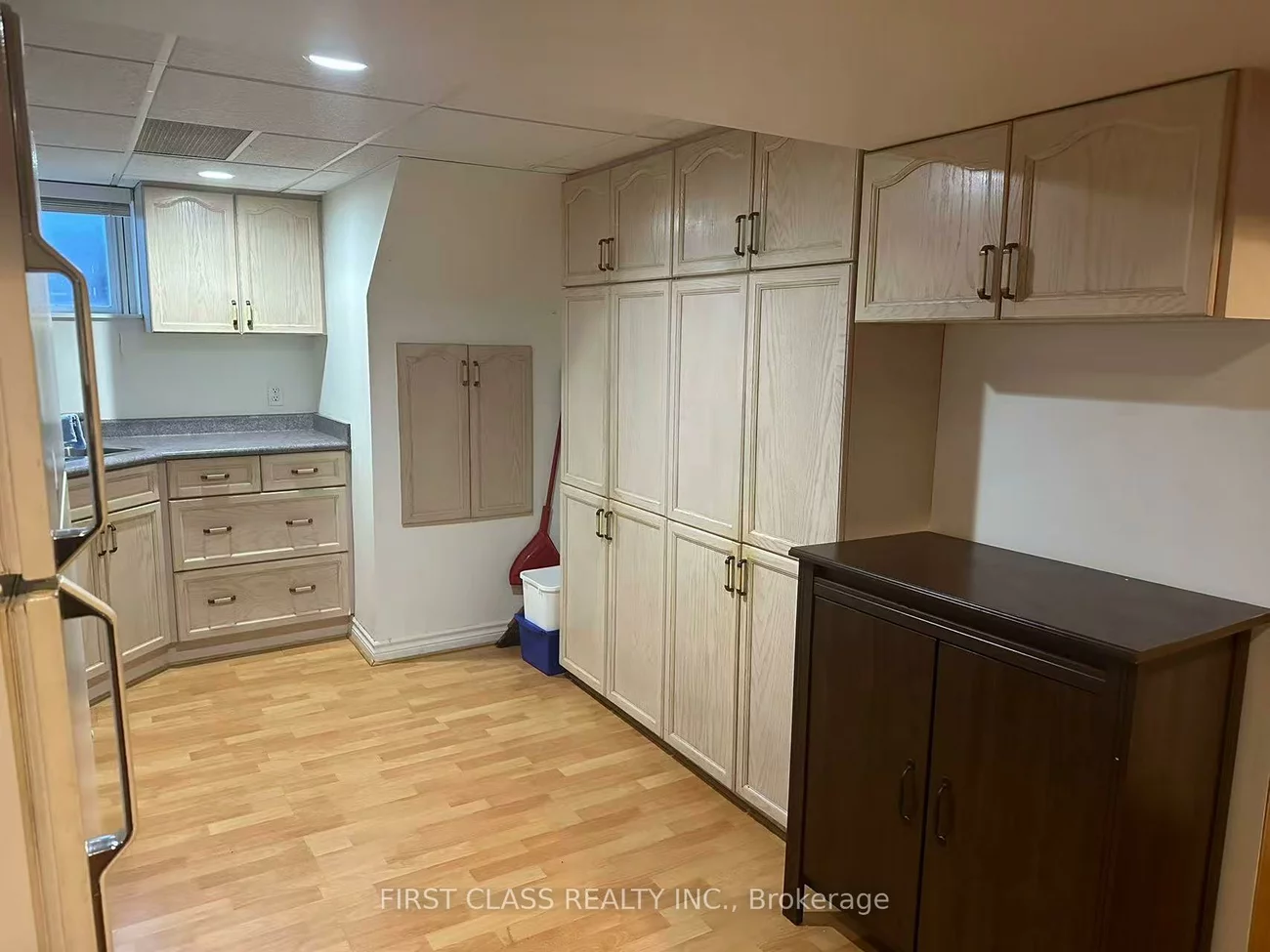 28, Collins, Aurora Heights, Aurora