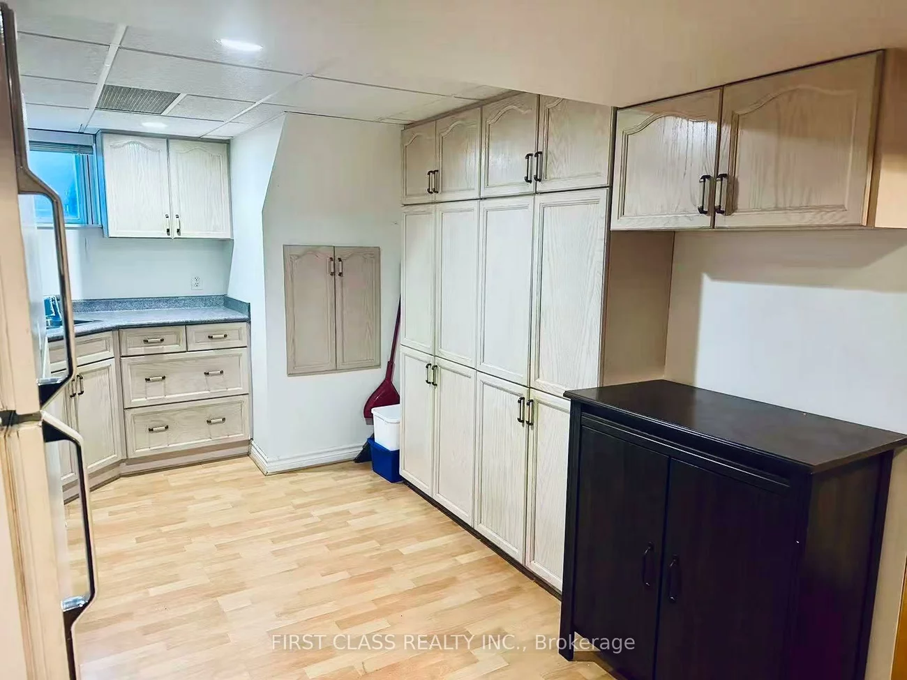 28, Collins, Aurora Heights, Aurora