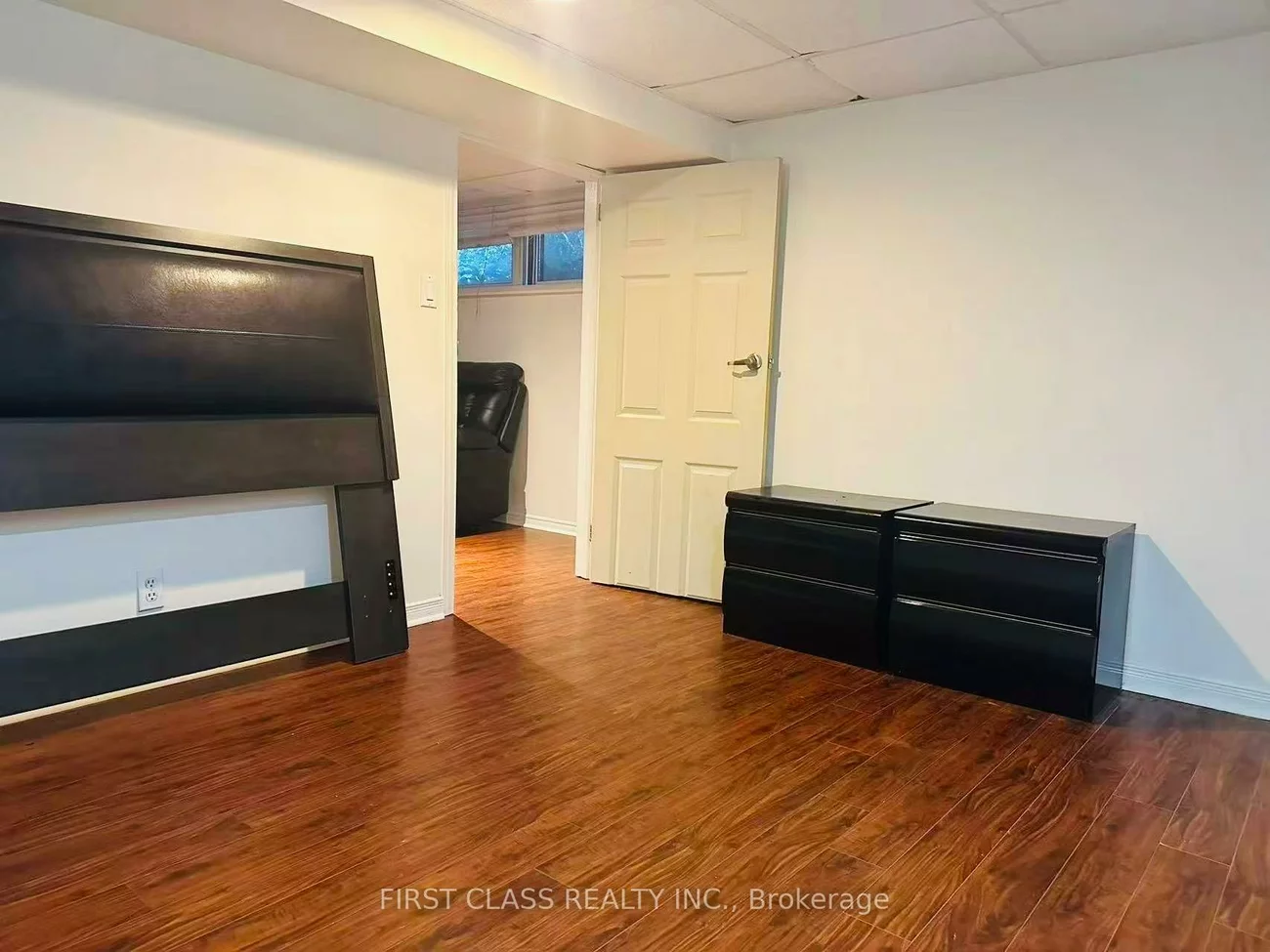 28, Collins, Aurora Heights, Aurora