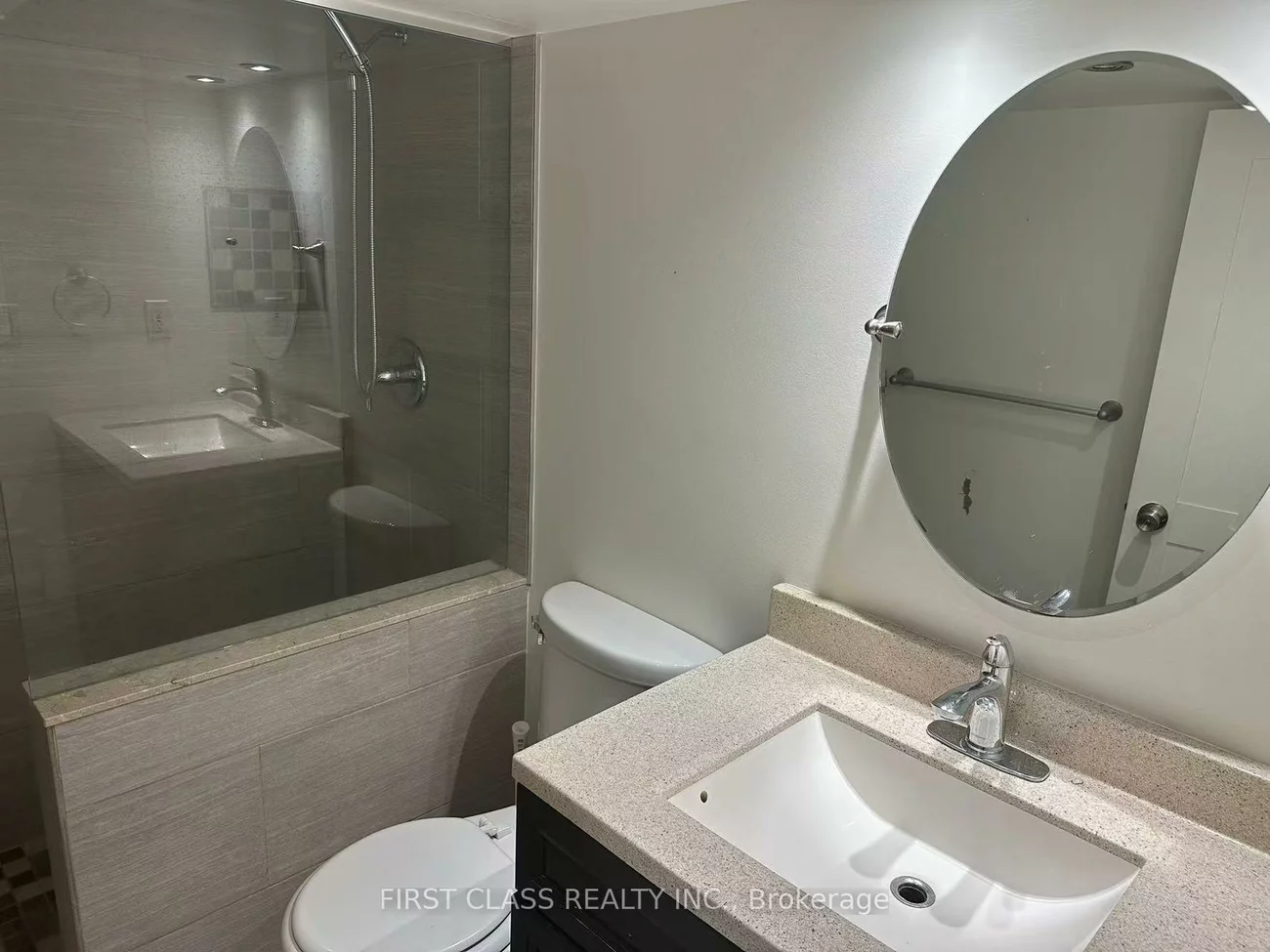 28, Collins, Aurora Heights, Aurora