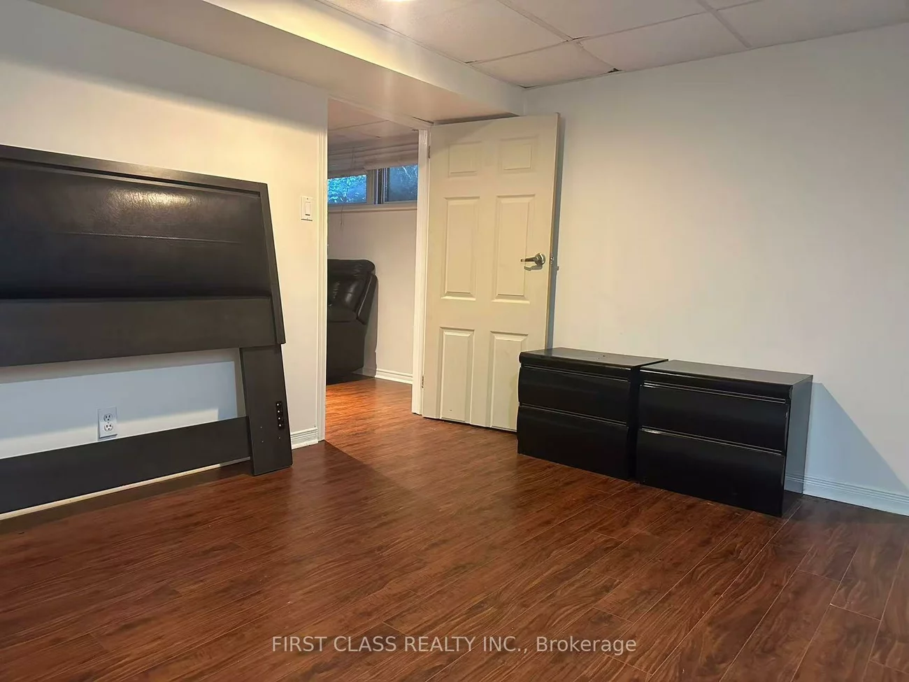 28, Collins, Aurora Heights, Aurora