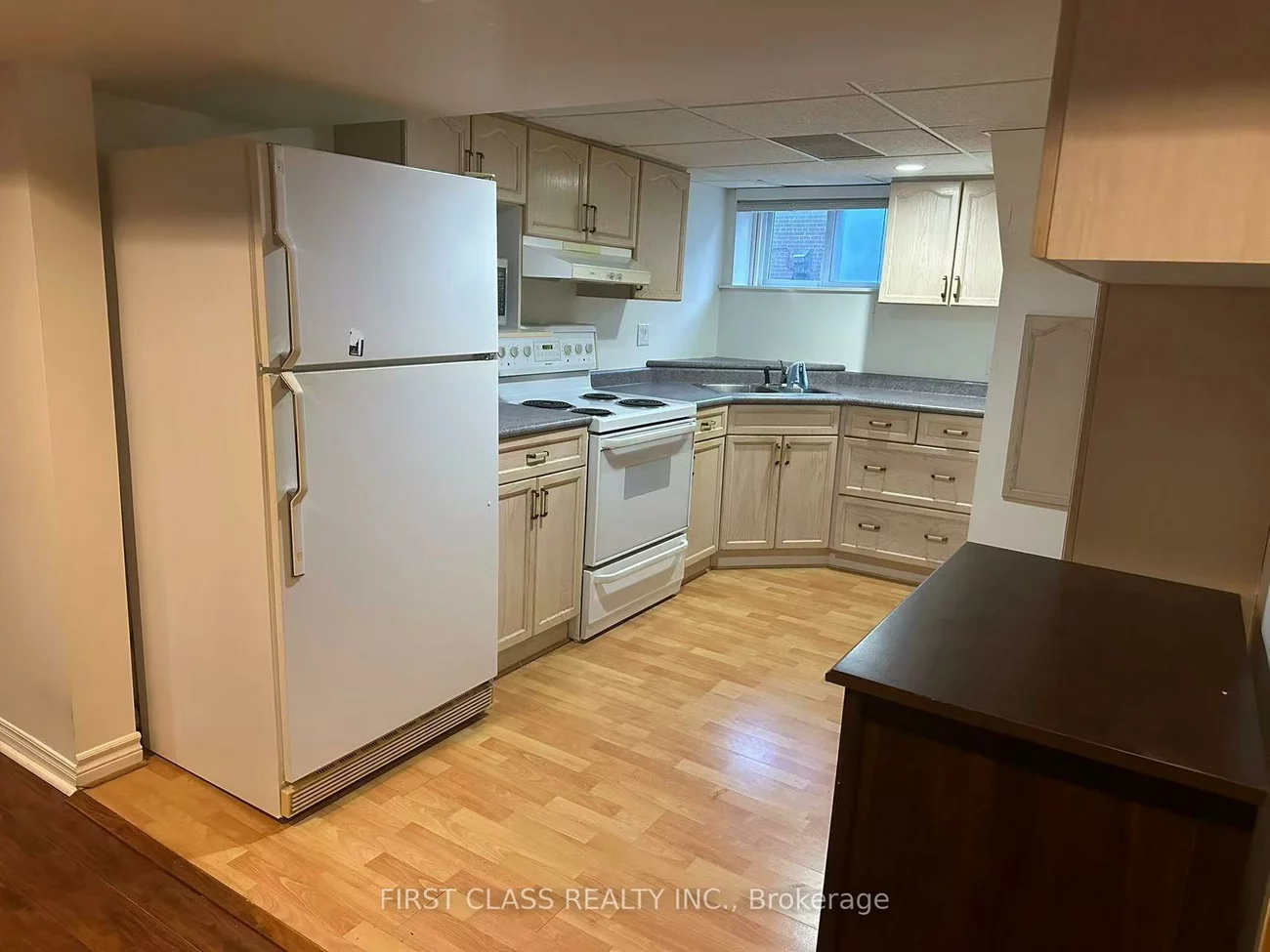 28, Collins, Aurora Heights, Aurora