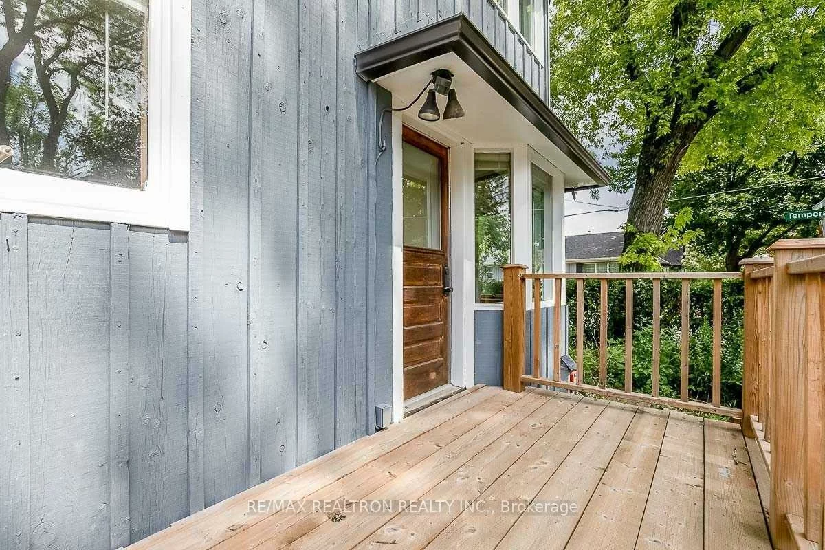 24, Kennedy, Aurora Village, Aurora