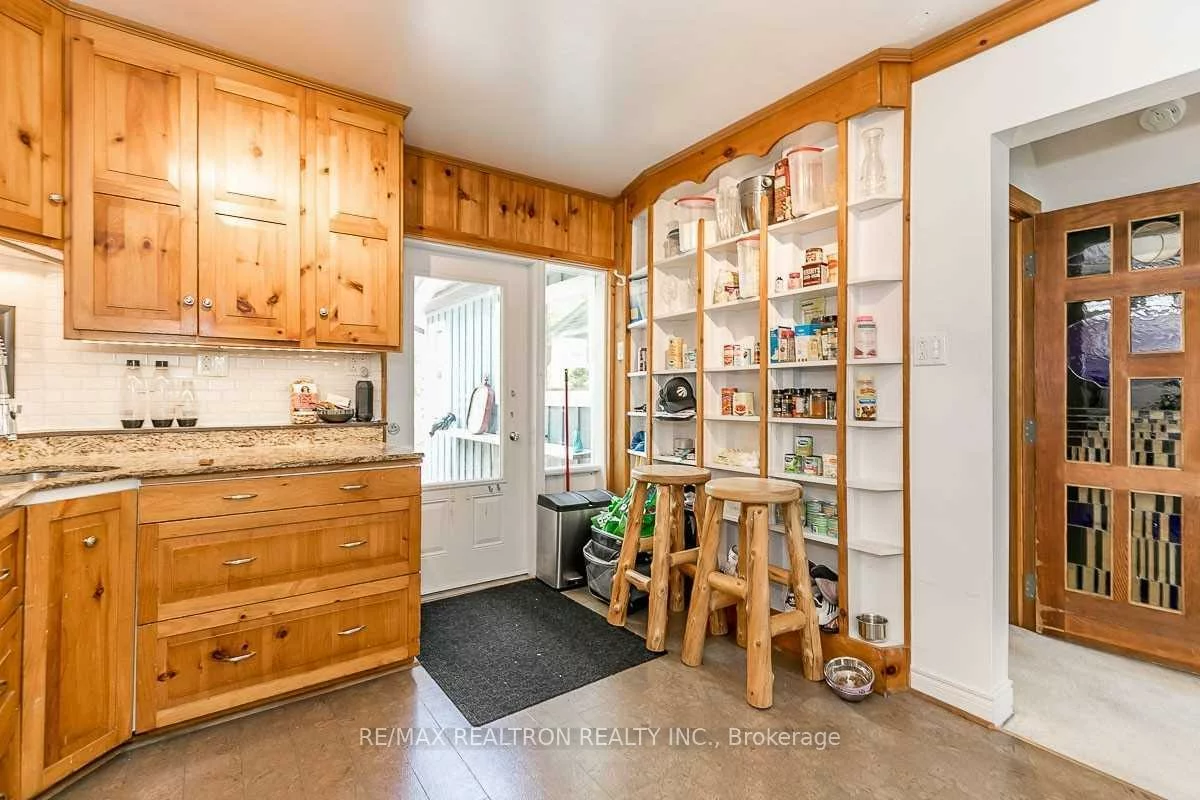 24, Kennedy, Aurora Village, Aurora