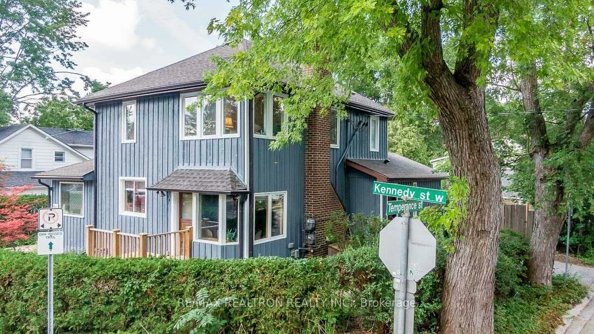 24, Kennedy, Aurora Village, Aurora