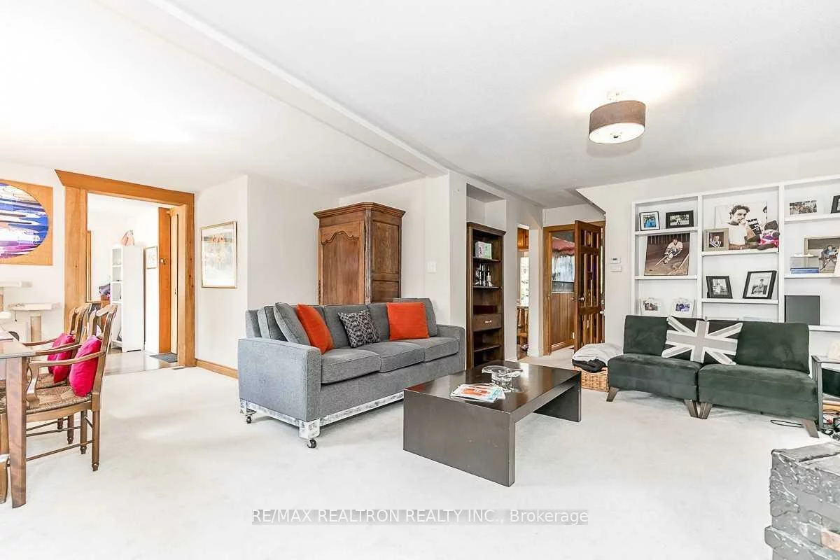 24, Kennedy, Aurora Village, Aurora