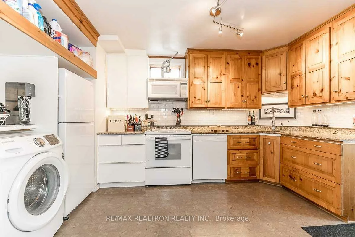 24, Kennedy, Aurora Village, Aurora